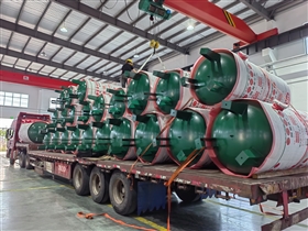 在采購(gòu)新的儲(chǔ)氣罐時(shí)，您應(yīng)該注意以下幾個(gè)關(guān)鍵方面： 合規(guī)性 - 確保儲(chǔ)氣罐的設(shè)計(jì)、制造和檢驗(yàn)符合國(guó)家頒布的法律法規(guī)和安全技術(shù)規(guī)范，如GB 150《壓力容器》標(biāo)準(zhǔn)或者NB/T 47052等相關(guān)標(biāo)準(zhǔn)。 設(shè)計(jì)要求 - 根據(jù)您的需求選擇合適的設(shè)計(jì)壓力、容積和材質(zhì)。